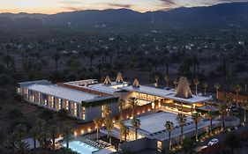 Kambaniru Beach Hotel And Resort